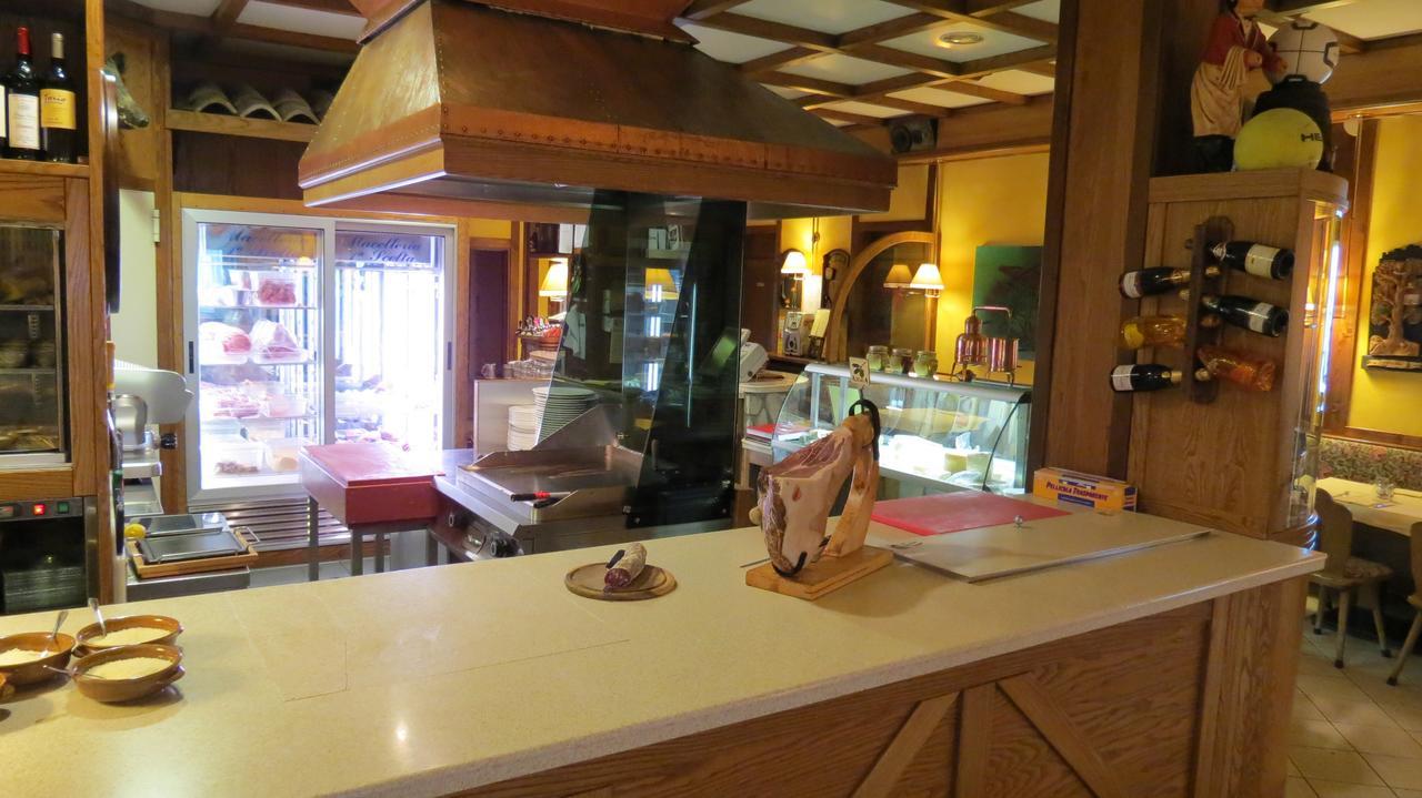 Monteduro La Baita D'Oro Ristorante Residence מראה חיצוני תמונה