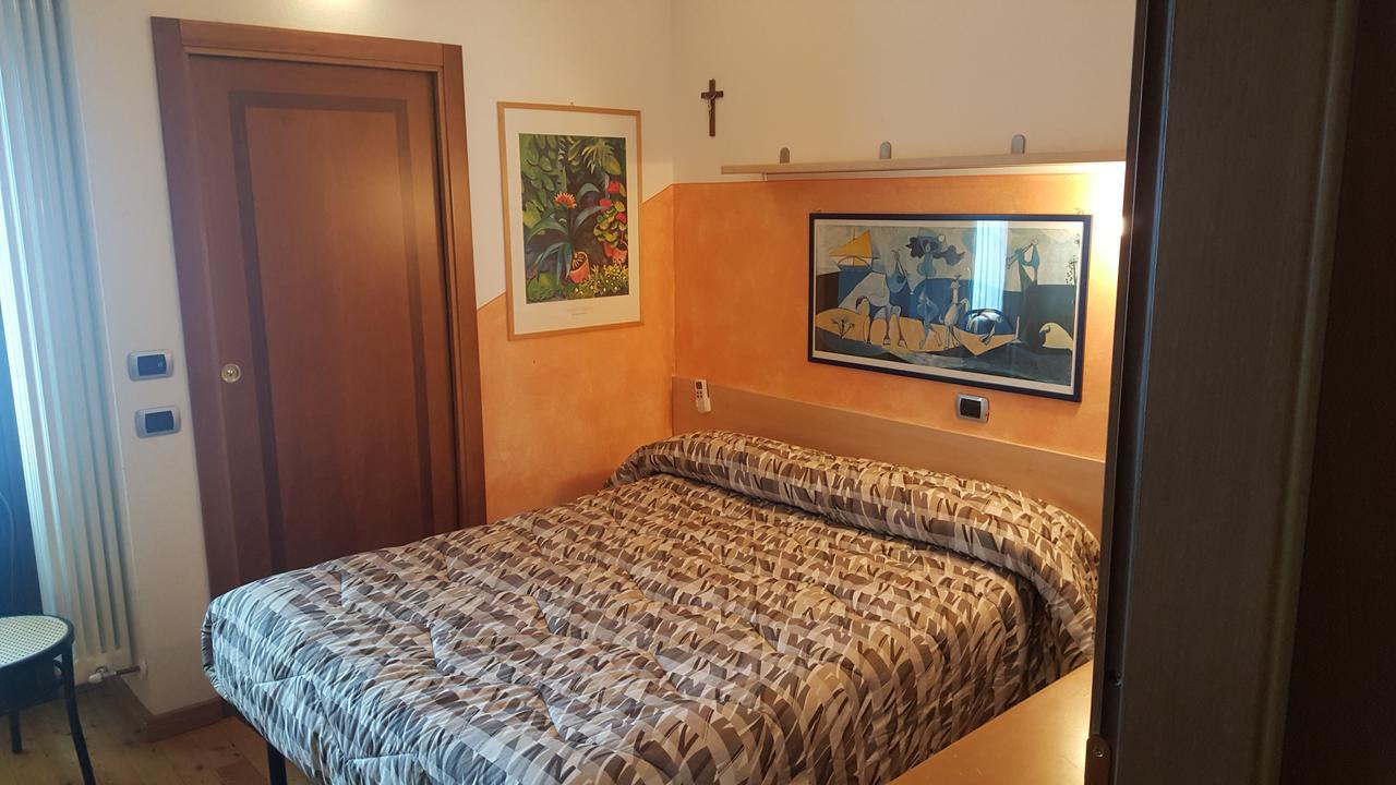 Monteduro La Baita D'Oro Ristorante Residence מראה חיצוני תמונה
