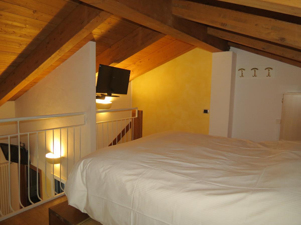 Monteduro La Baita D'Oro Ristorante Residence מראה חיצוני תמונה